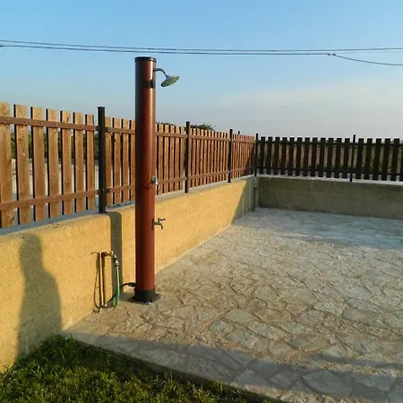 펜션 Aquilone Garden 비르지 베키